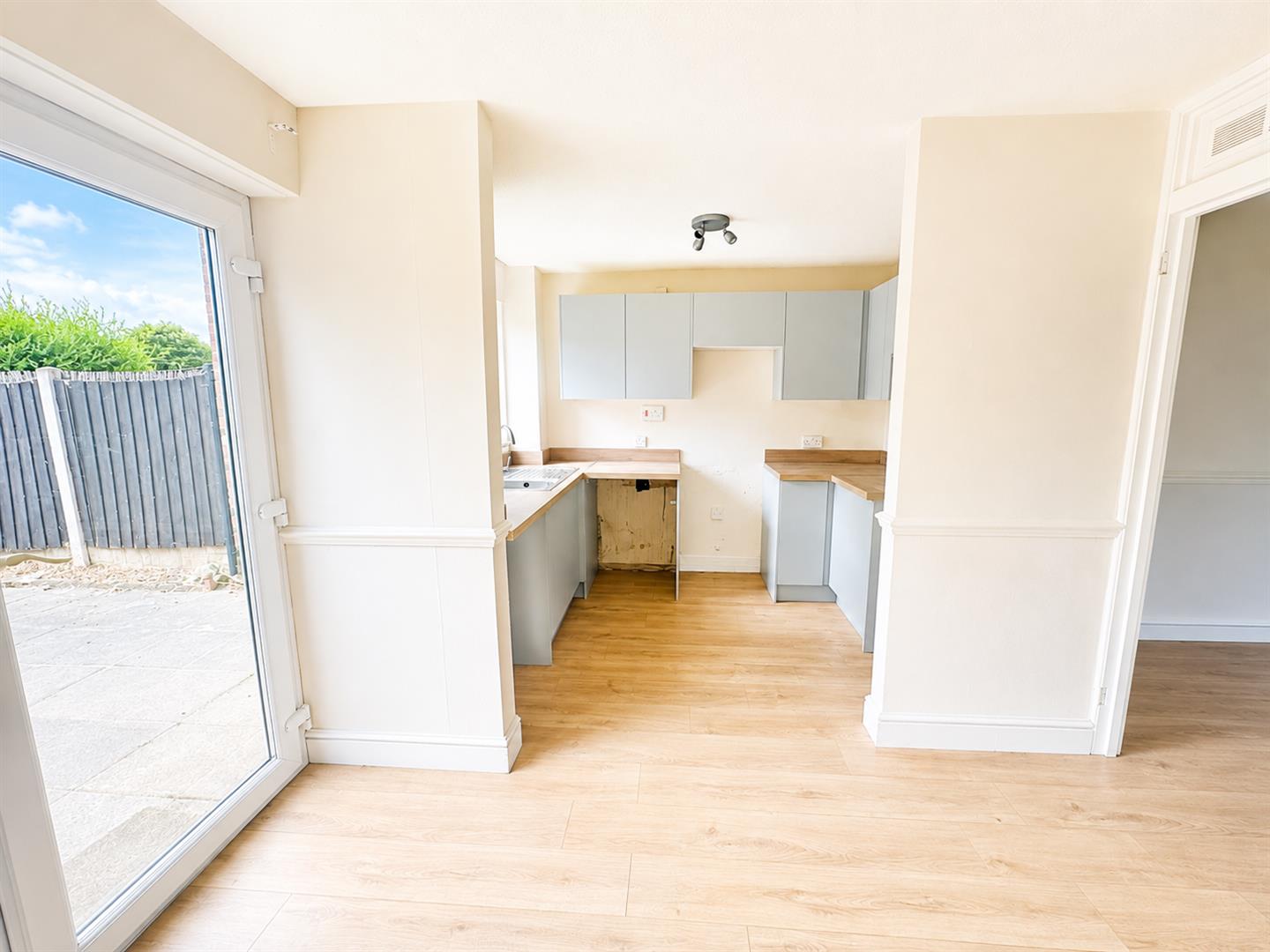 4 Overcross, Shrewsbury, SY3 7TN To Let